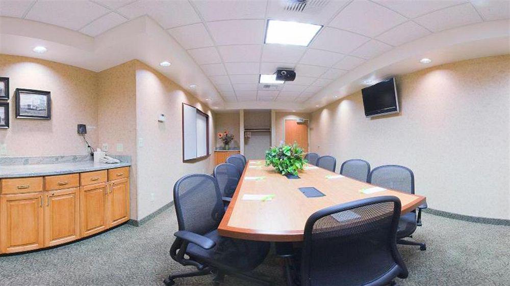 Holiday Inn Express & Suites Cheney By Ihg Buitenkant foto