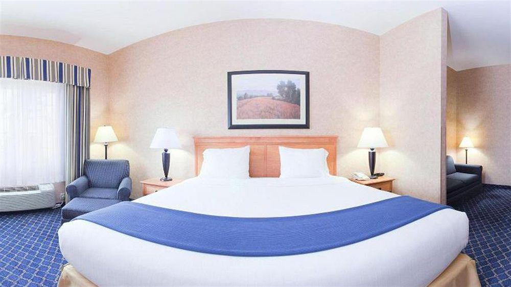 Holiday Inn Express & Suites Cheney By Ihg Buitenkant foto