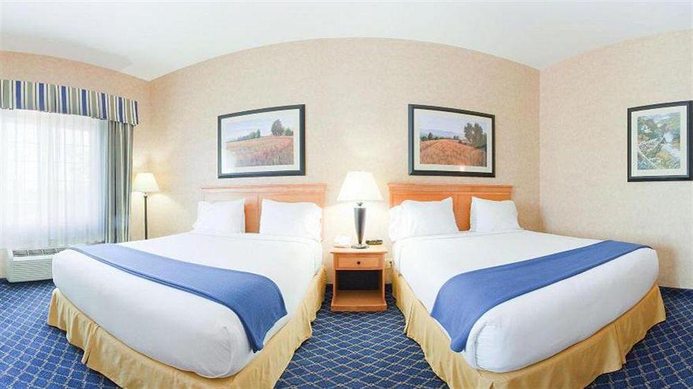 Holiday Inn Express & Suites Cheney, An Ihg Hotel Buitenkant foto