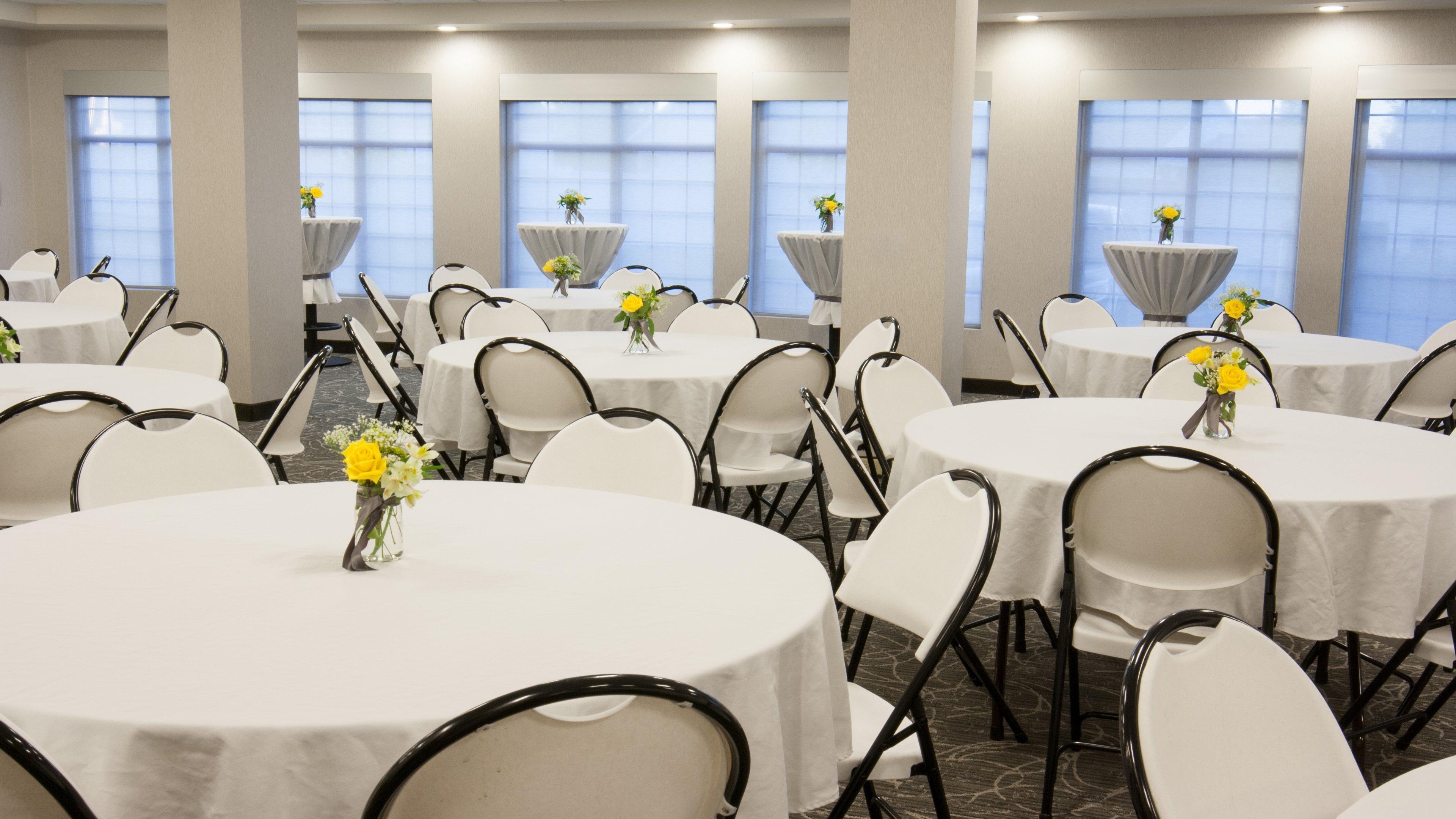 Holiday Inn Express & Suites Cheney By Ihg Buitenkant foto