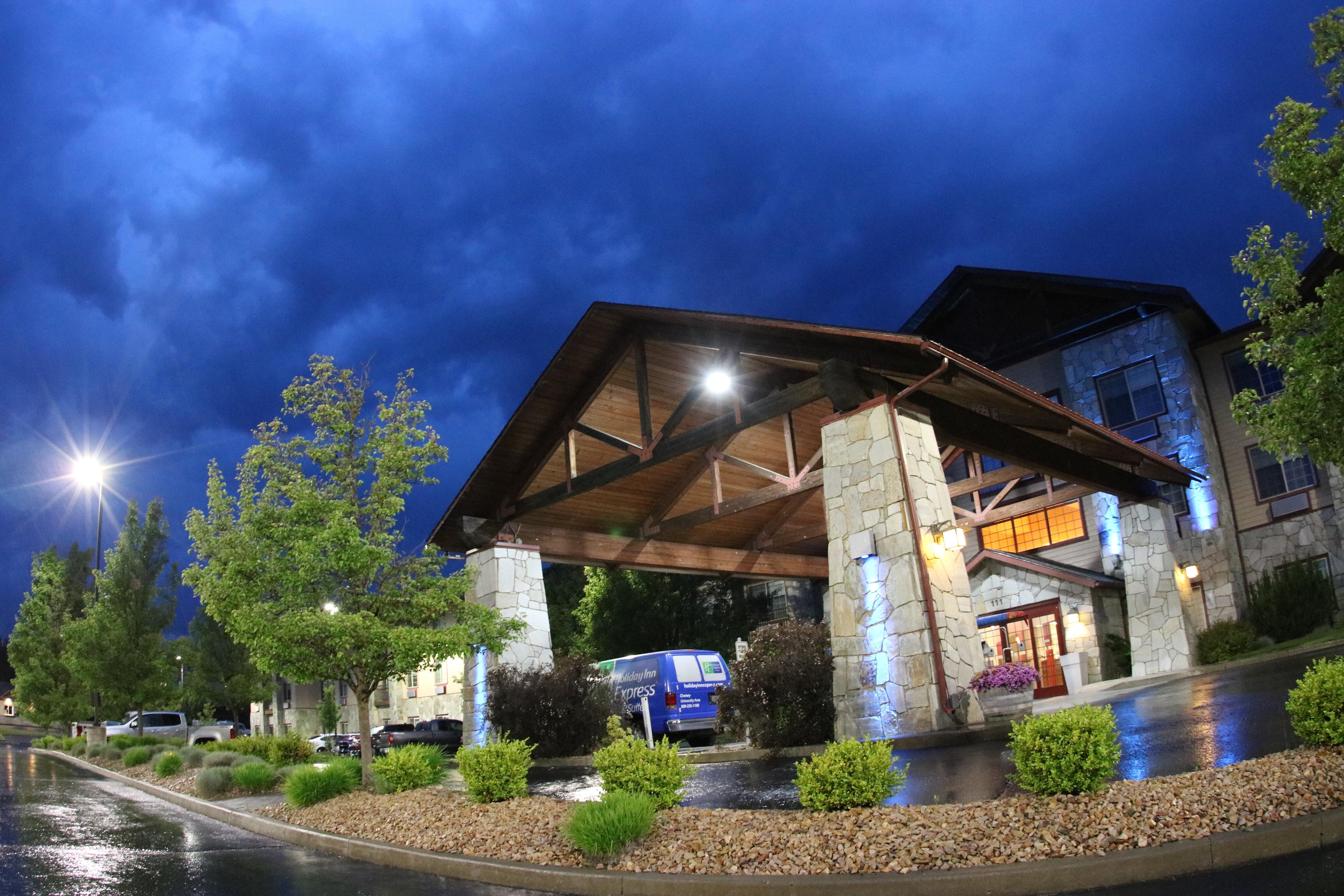 Holiday Inn Express & Suites Cheney By Ihg Buitenkant foto