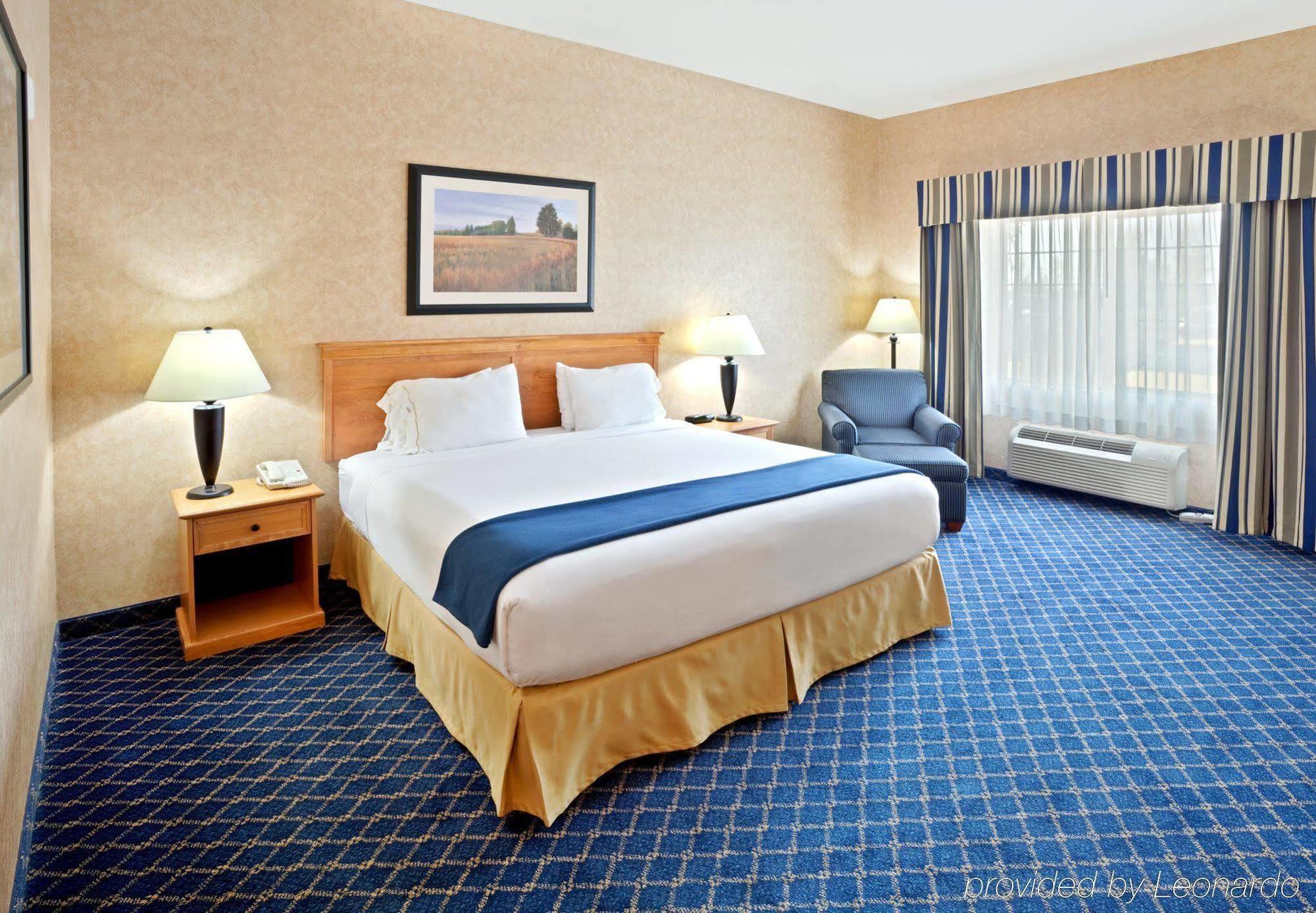 Holiday Inn Express & Suites Cheney By Ihg Buitenkant foto